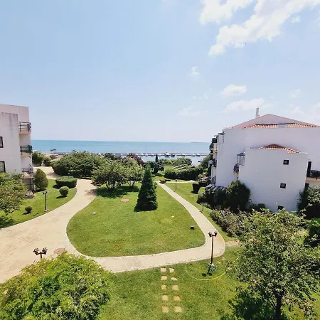Diamond Aparthotel 4*
